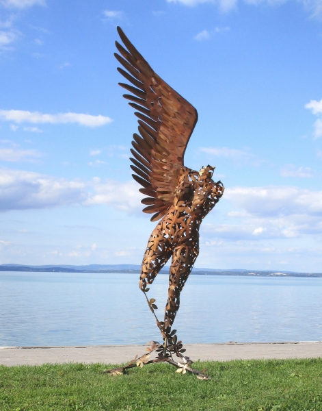 Große Engel Gartenskulptur rostig